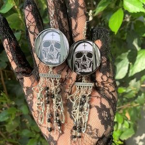 Halloween Earrings *Skeleton Nun*